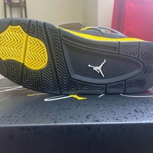 JORDAN 4 YELLOW THUNDER